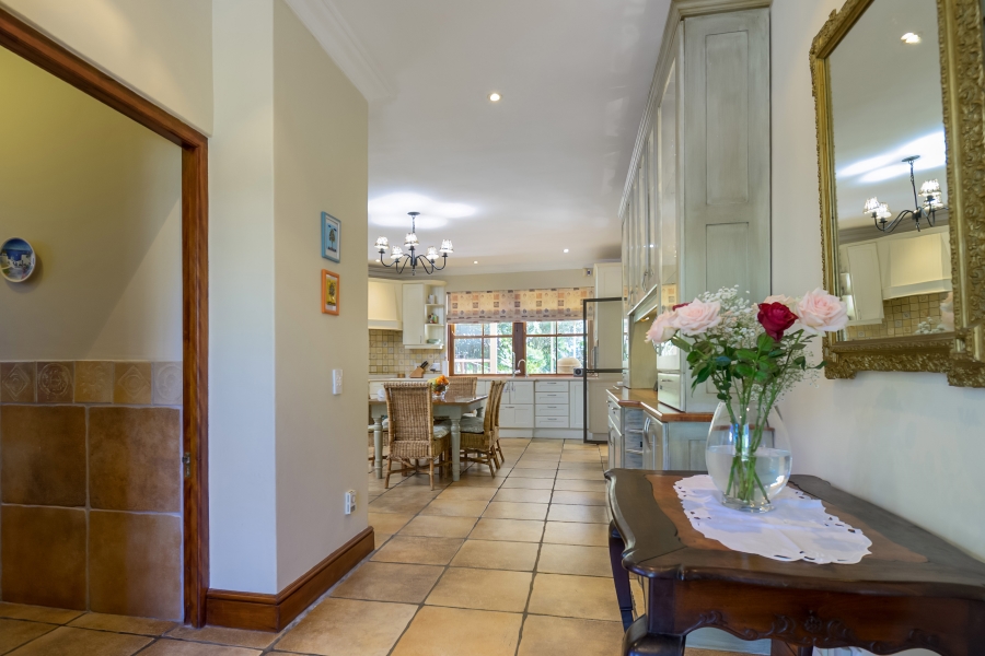 7 Bedroom Property for Sale in Zwaanswyk Western Cape